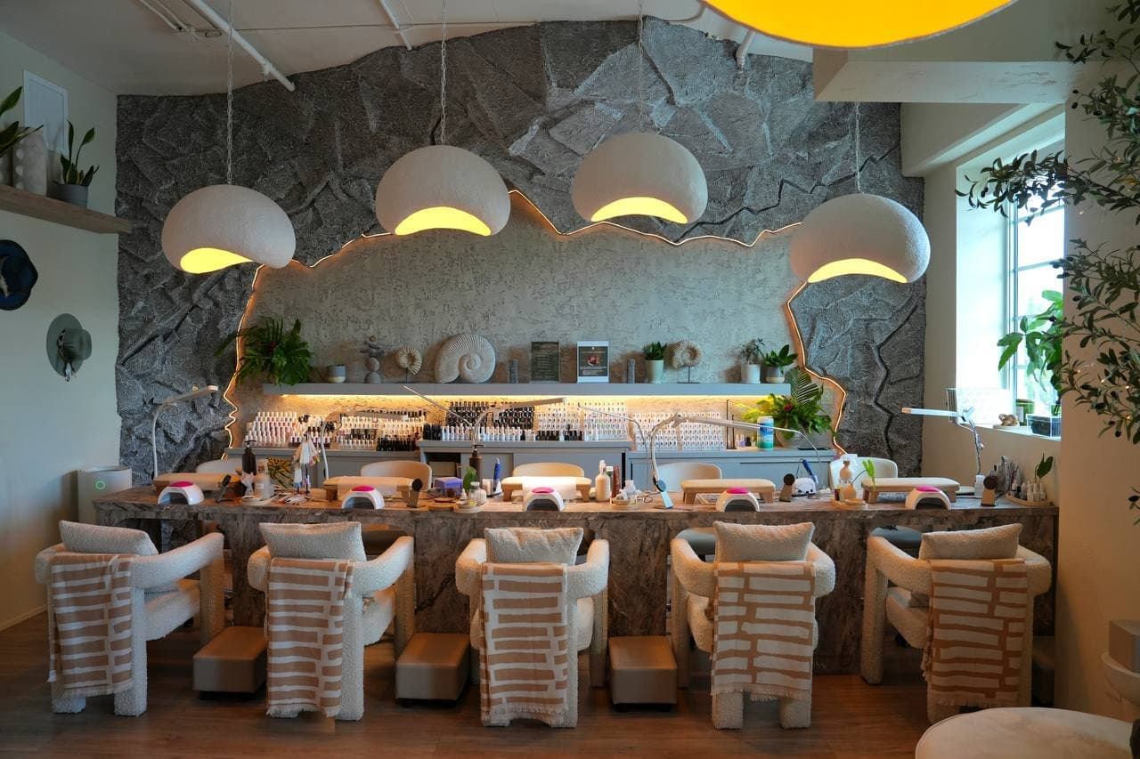 Nail Care Atmosphere
